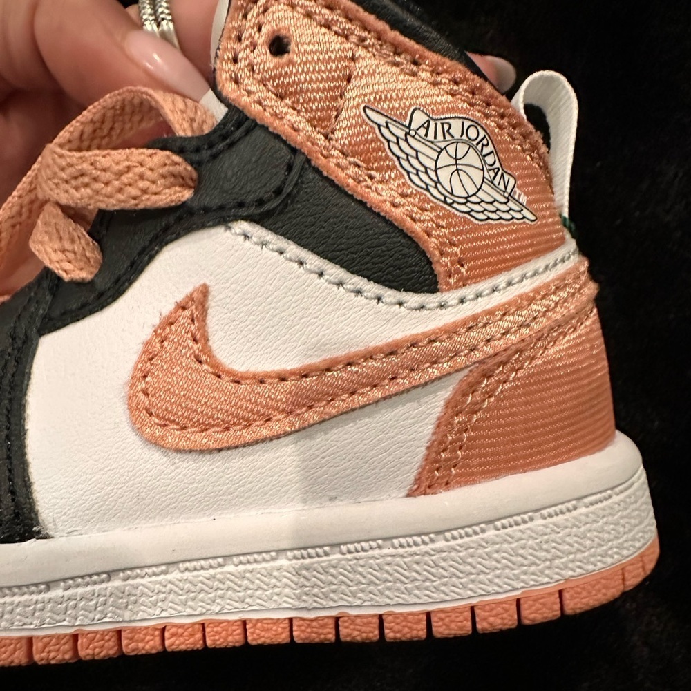 AUTHENTIC NWT from StockX-JORDAN 1 MID GS “LIGHT MADDER ROOT" 6C - Picture 6 of 16